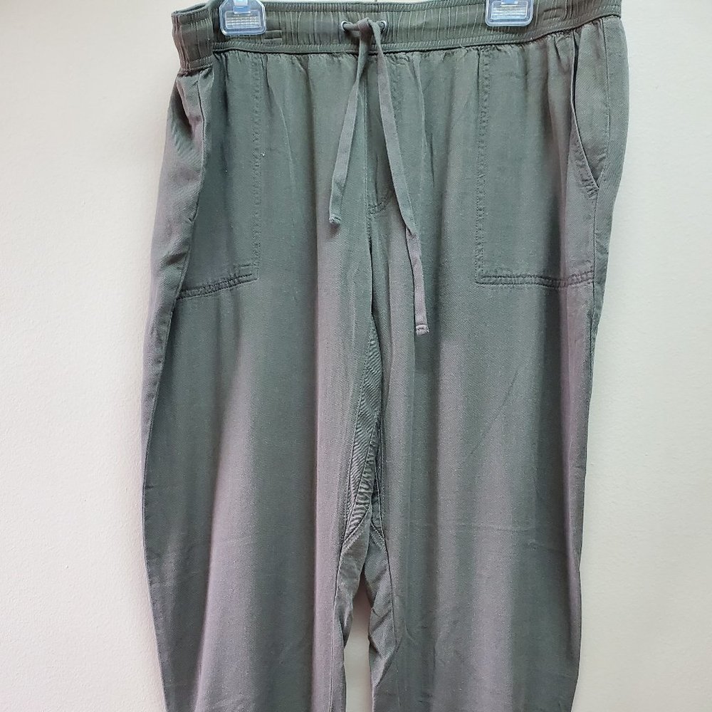 Celebrity Pink Moss Green Pants